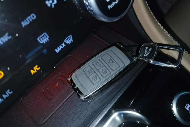 Used Jaguar XFL 2024 2.0T P250 Two-Wheel Drive Prestige Luxury Edition Vehicle Key