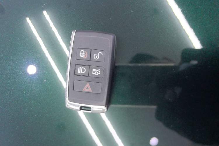 Used Jaguar XFL 2024 2.0T P250 Two-Wheel Drive Prestige Luxury Edition Vehicle Key