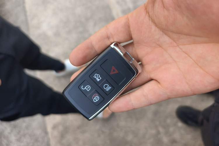 Used Jaguar XFL 2024 2.0T P250 Two-Wheel Drive Prestige Luxury Edition Vehicle Key