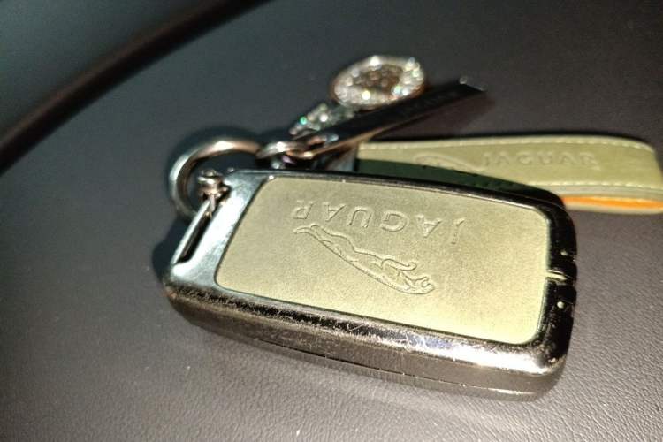 Used Jaguar XFL 2024 2.0T P250 Two-Wheel Drive Prestige Luxury Edition Vehicle Key
