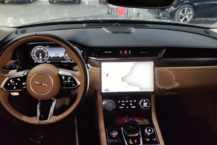 Used Jaguar XFL 2024 2.0T P250 Two-Wheel Drive Prestige Luxury Edition Center Console