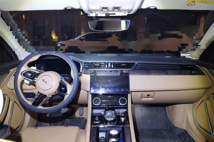 Used Jaguar XFL 2024 2.0T P250 Two-Wheel Drive Prestige Luxury Edition Center Console