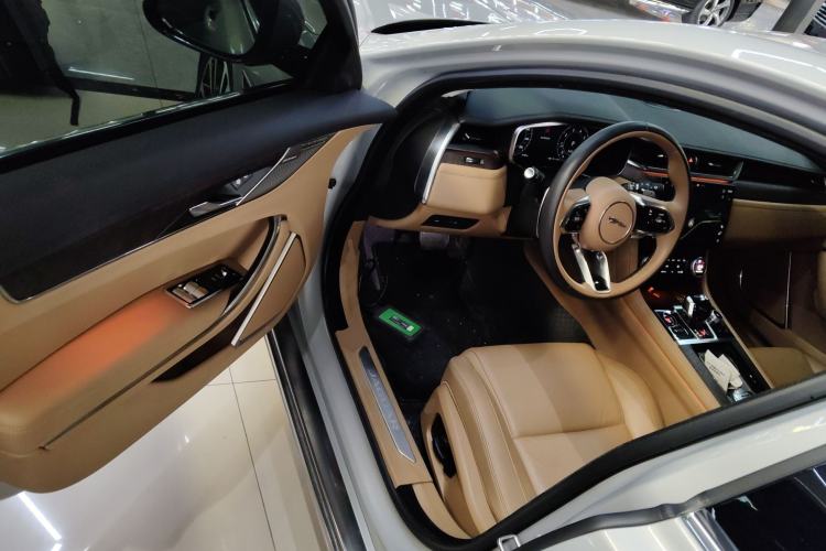 Used Jaguar XFL 2024 2.0T P250 Two-Wheel Drive Prestige Luxury Edition Driver Seat