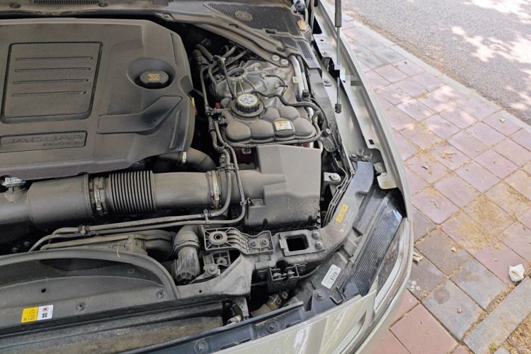 Used Jaguar XFL 2024 2.0T P250 Two-Wheel Drive Prestige Luxury Edition Engine Bay Left