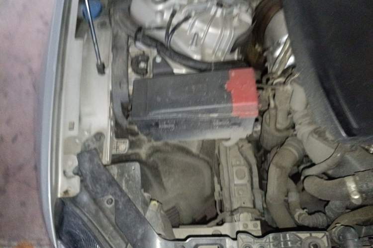 Used Jaguar XFL 2024 2.0T P250 Two-Wheel Drive Prestige Luxury Edition Engine Bay Right