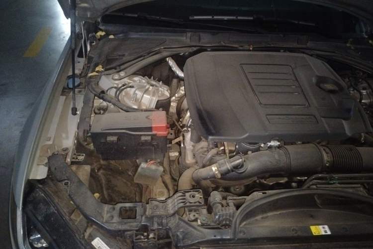 Used Jaguar XFL 2024 2.0T P250 Two-Wheel Drive Prestige Luxury Edition Engine Bay Right