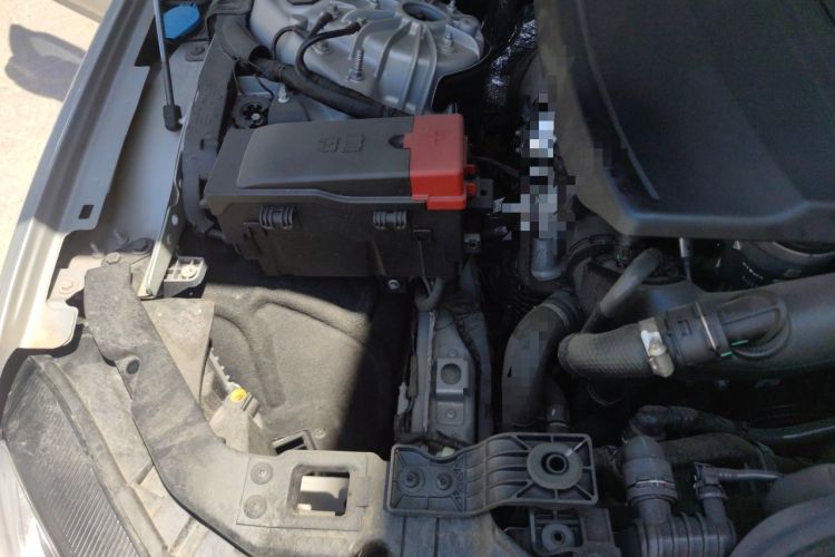 Used Jaguar XFL 2024 2.0T P250 Two-Wheel Drive Prestige Luxury Edition Engine Bay Right