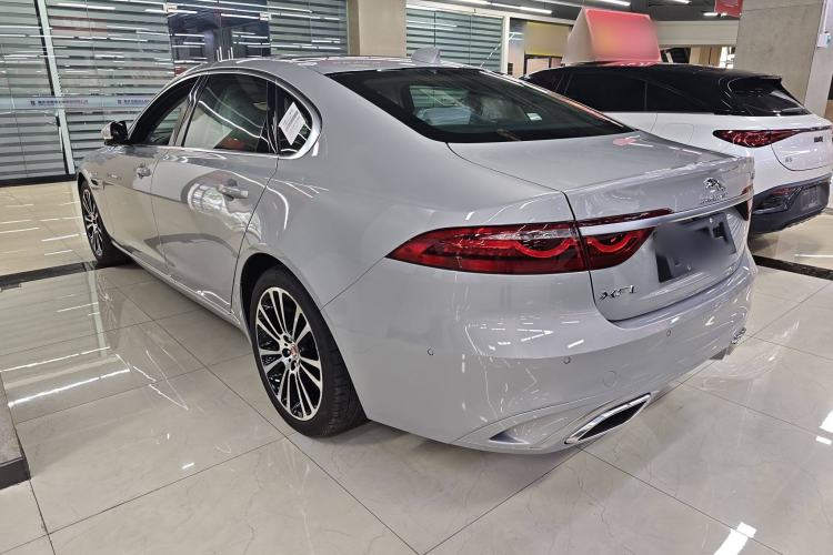 Used Jaguar XFL 2024 2.0T P250 Two-Wheel Drive Prestige Luxury Edition Exterior 4