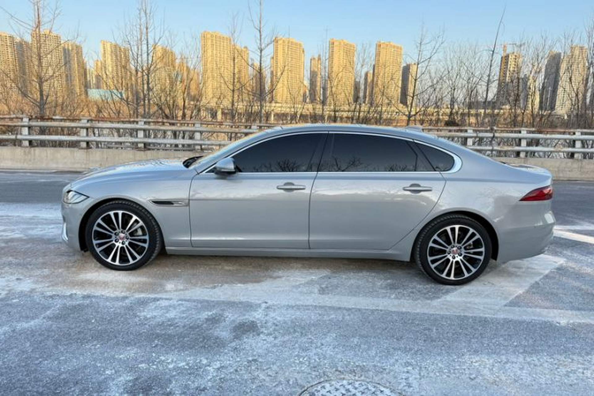 Used Jaguar XFL 2024 2.0T P250 Two-Wheel Drive Prestige Luxury Edition Exterior 6