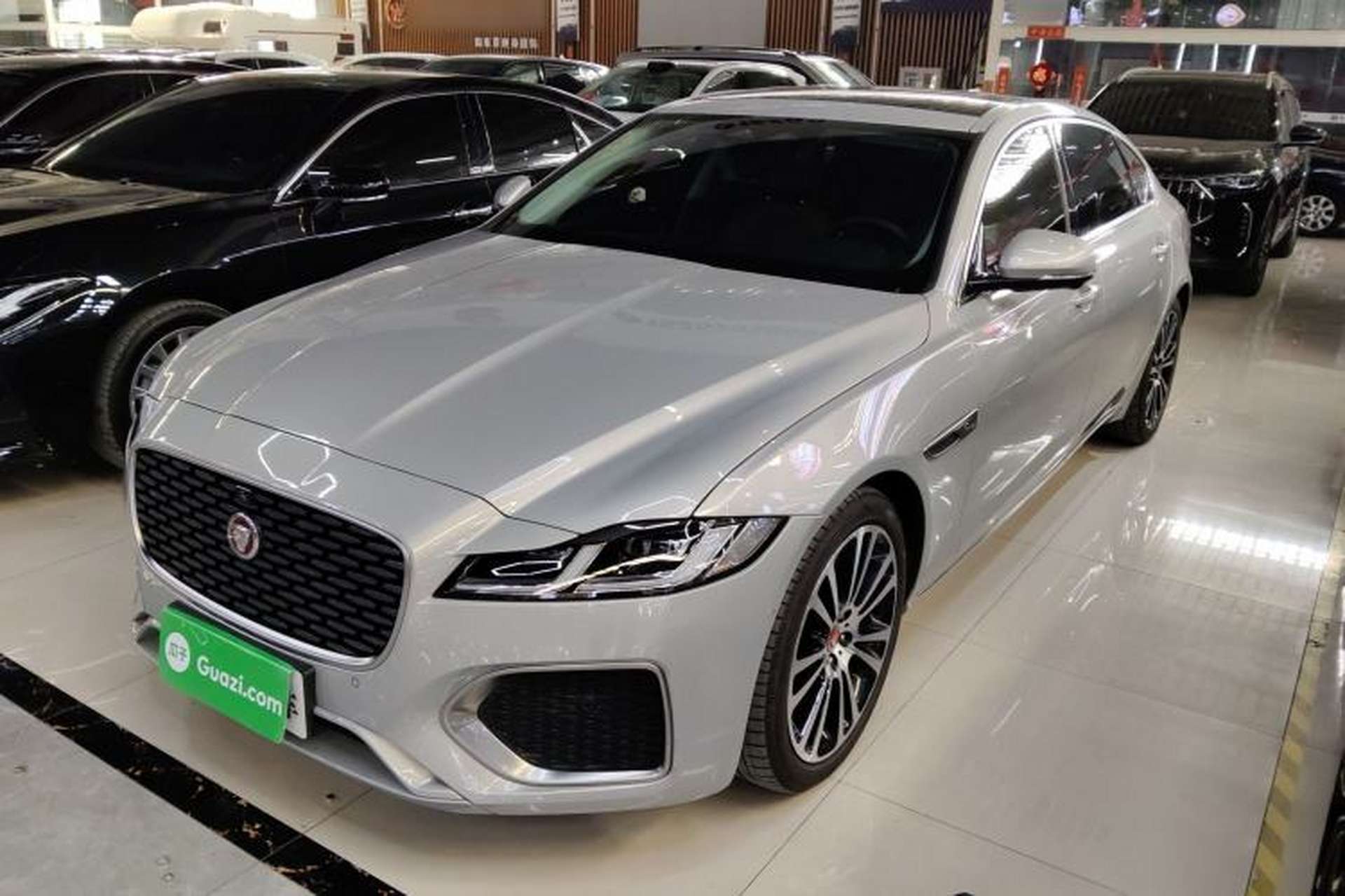 Used Jaguar XFL 2024 2.0T P250 Two-Wheel Drive Prestige Luxury Edition Front Left 45 Deg
