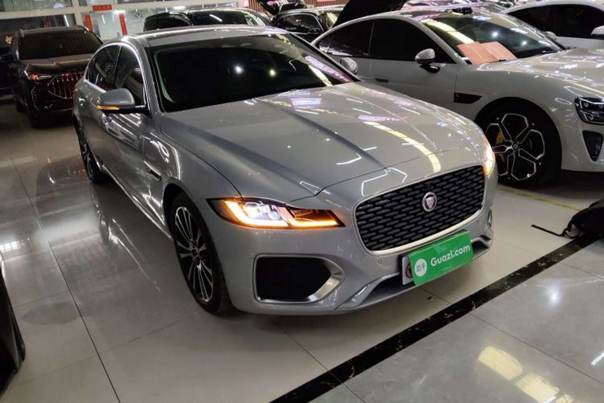Used Jaguar XFL 2024 2.0T P250 Two-Wheel Drive Prestige Luxury Edition Front Right 45 Deg
