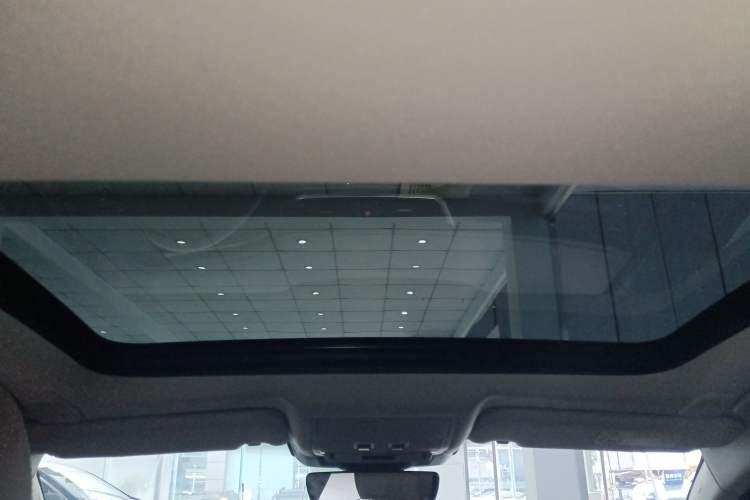 Used Jaguar XFL 2024 2.0T P250 Two-Wheel Drive Prestige Luxury Edition Headliner