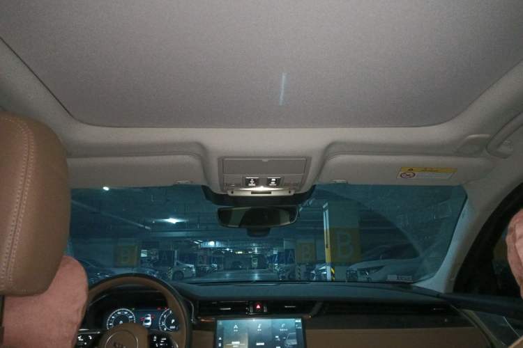 Used Jaguar XFL 2024 2.0T P250 Two-Wheel Drive Prestige Luxury Edition Headliner