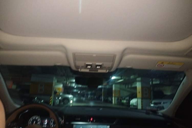 Used Jaguar XFL 2024 2.0T P250 Two-Wheel Drive Prestige Luxury Edition Headliner