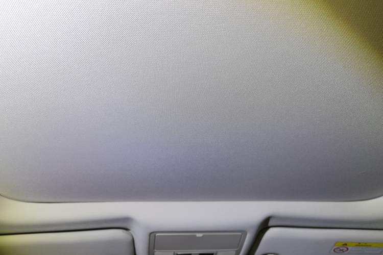 Used Jaguar XFL 2024 2.0T P250 Two-Wheel Drive Prestige Luxury Edition Headliner