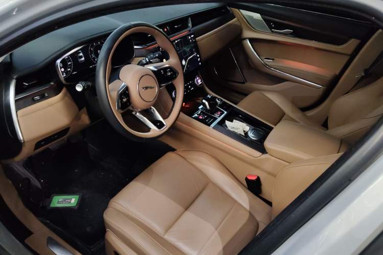 Used Jaguar XFL 2024 2.0T P250 Two-Wheel Drive Prestige Luxury Edition Left Front Seat