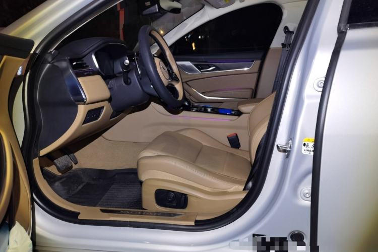 Used Jaguar XFL 2024 2.0T P250 Two-Wheel Drive Prestige Luxury Edition Left Front Seat