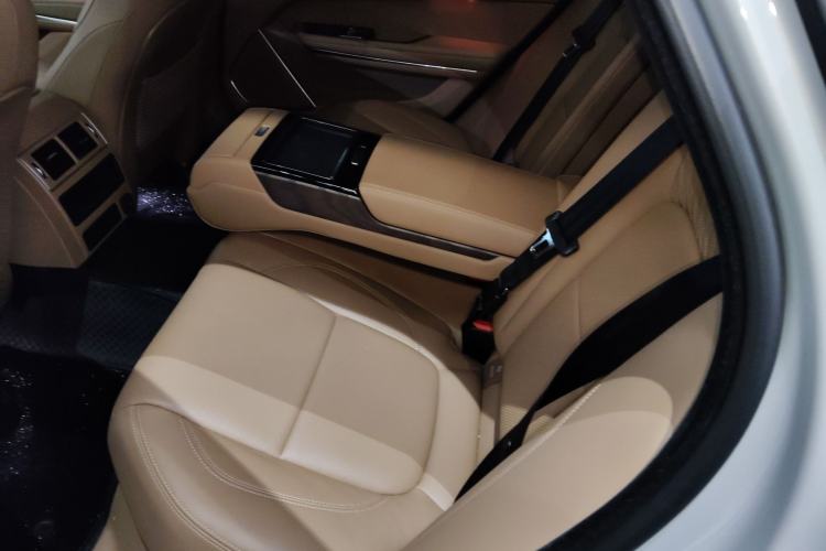 Used Jaguar XFL 2024 2.0T P250 Two-Wheel Drive Prestige Luxury Edition Left Rear Seat