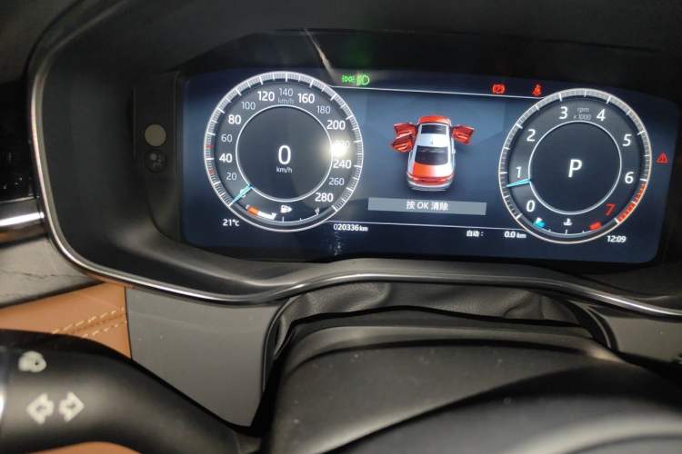 Used Jaguar XFL 2024 2.0T P300 Four-Wheel Drive Flagship Sport Gold Edition Odometer Close Up