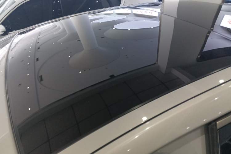 Used Jaguar XFL 2024 2.0T P250 Two-Wheel Drive Prestige Luxury Edition Roof