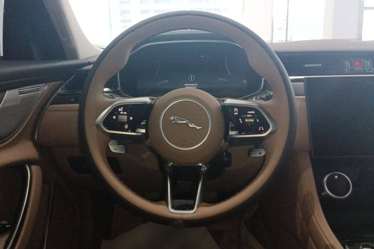 Used Jaguar XFL 2024 2.0T P250 Two-Wheel Drive Prestige Luxury Edition Steering Wheel