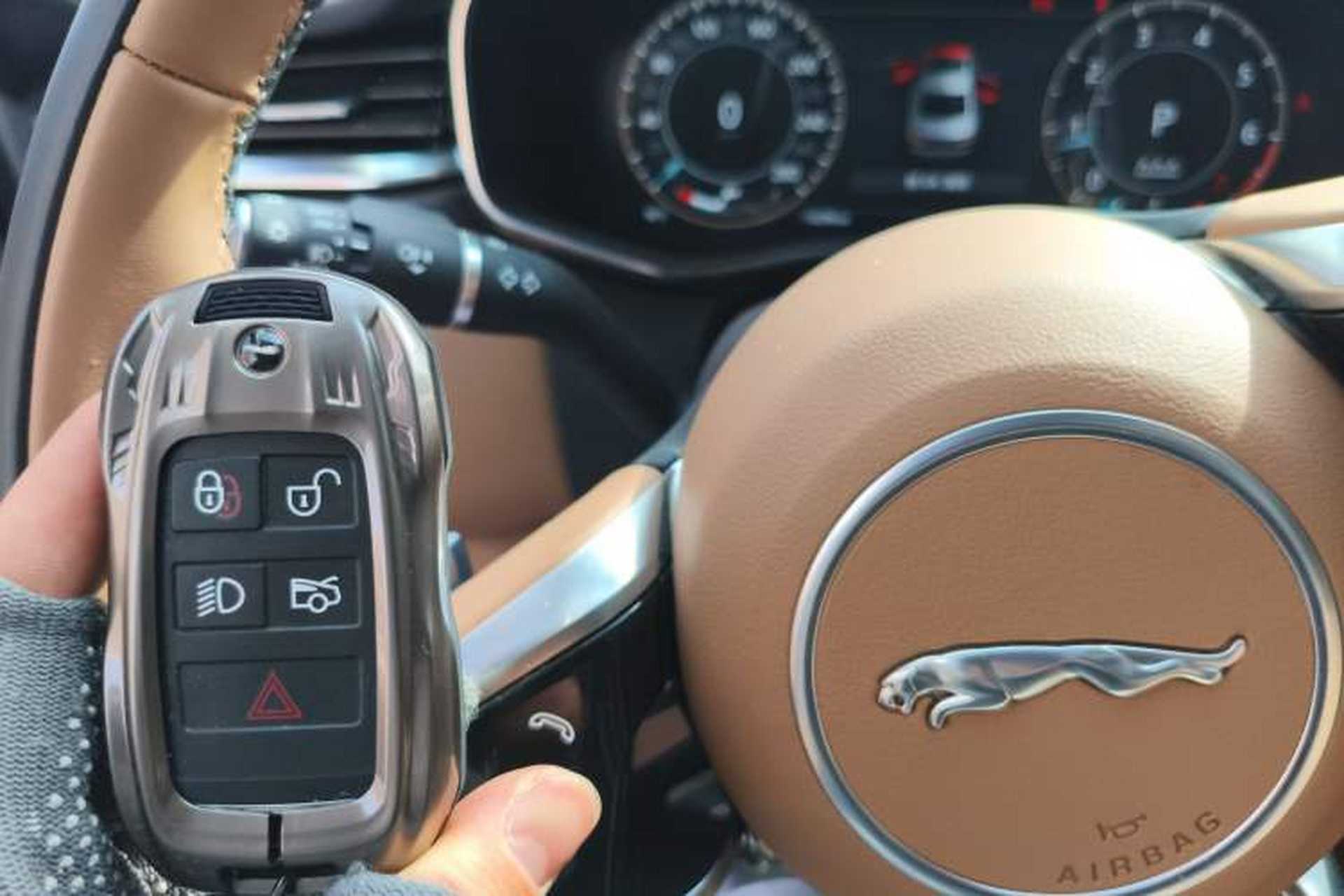 Used Jaguar XFL 2024 2.0T P250 Two-Wheel Drive Prestige Luxury Edition Vehicle Key