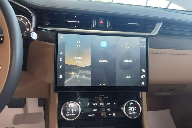 Used Jaguar XFL 2024 2.0T P250 Two-Wheel Drive Prestige Luxury Edition Audio And AC Panel
