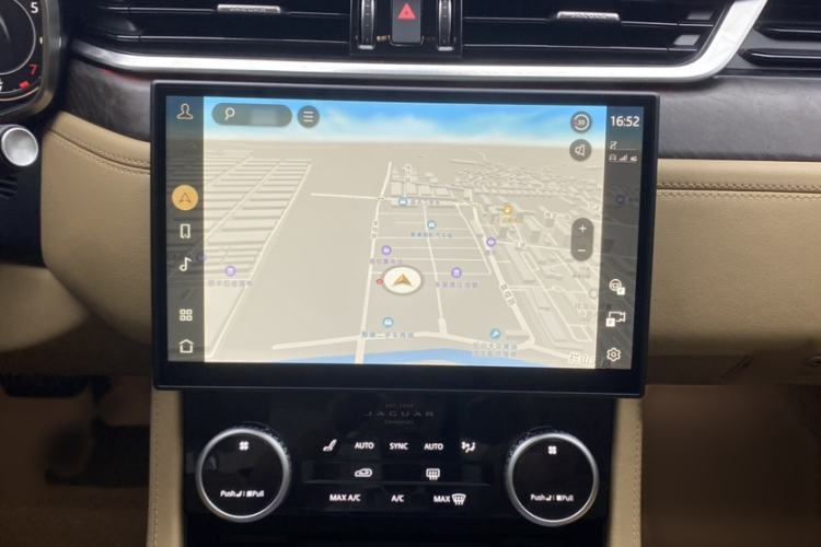 Used Jaguar XFL 2024 2.0T P250 Two-Wheel Drive Prestige Luxury Edition Audio And AC Panel
