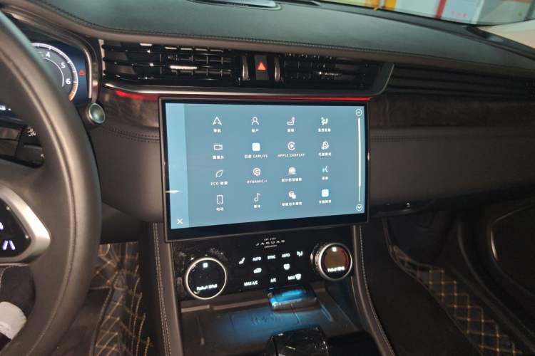 Used Jaguar XFL 2024 2.0T P250 Two-Wheel Drive Prestige Luxury Edition Audio And AC Panel