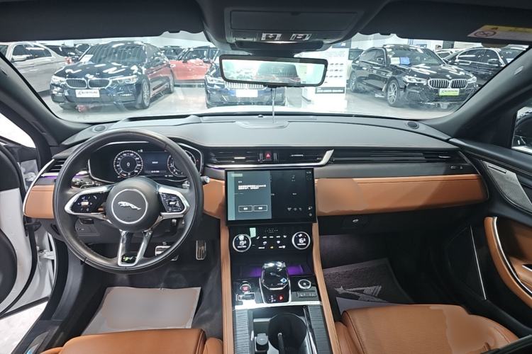 Used Jaguar XFL 2024 2.0T P300 Four-Wheel Drive Flagship Sport Gold Edition Center Console