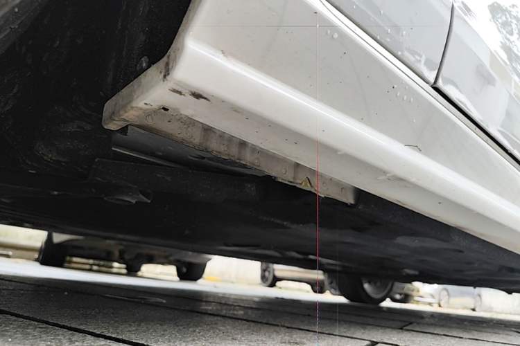 Used Jaguar XFL 2024 2.0T P300 Four-Wheel Drive Flagship Sport Gold Edition Chassis Front Left