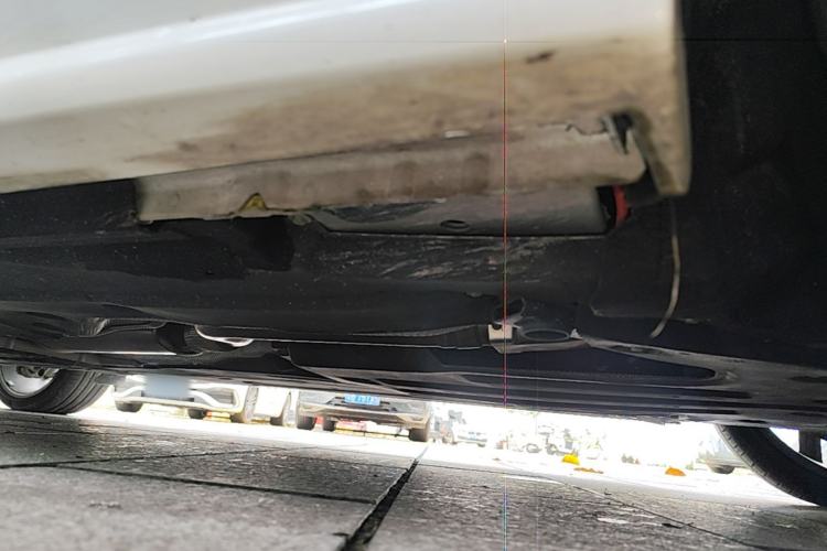 Used Jaguar XFL 2024 2.0T P300 Four-Wheel Drive Flagship Sport Gold Edition Chassis Front Right