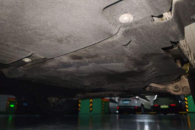 Used Jaguar XFL 2024 2.0T P300 Four-Wheel Drive Flagship Sport Gold Edition Chassis Rear Left