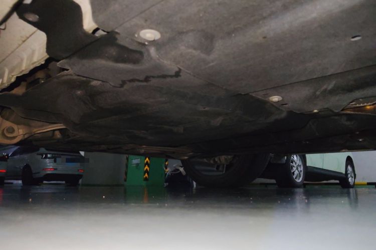 Used Jaguar XFL 2024 2.0T P300 Four-Wheel Drive Flagship Sport Gold Edition Chassis Rear Right