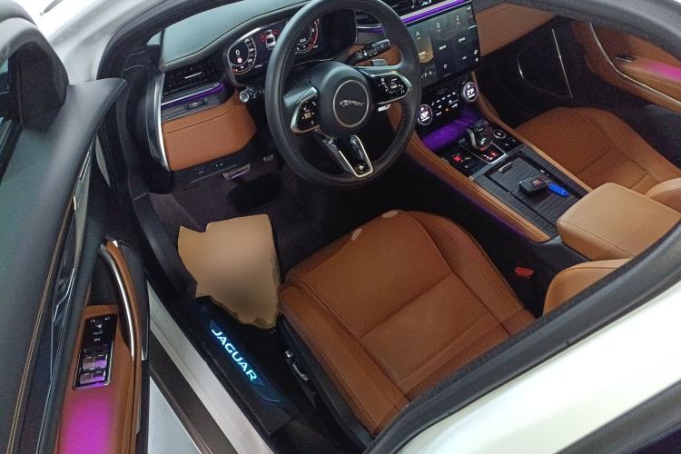 Used Jaguar XFL 2024 2.0T P300 Four-Wheel Drive Flagship Sport Gold Edition Driver Seat