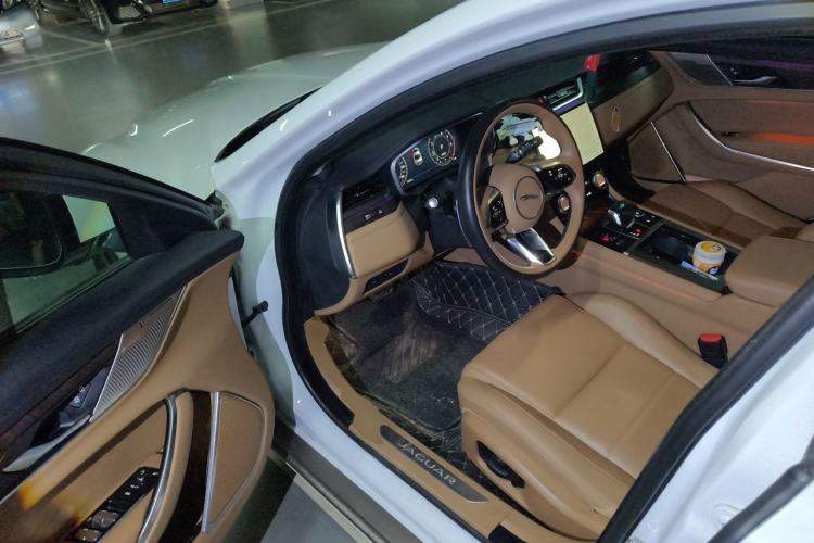 Used Jaguar XFL 2024 2.0T P250 Two-Wheel Drive Prestige Luxury Edition Driver Seat