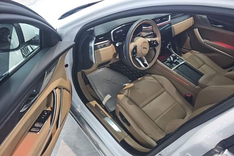 Used Jaguar XFL 2024 2.0T P250 Two-Wheel Drive Prestige Luxury Edition Driver Seat