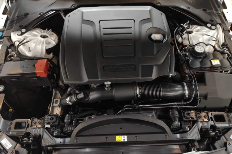 Used Jaguar XFL 2024 2.0T P250 Two-Wheel Drive Prestige Luxury Edition Engine Bay