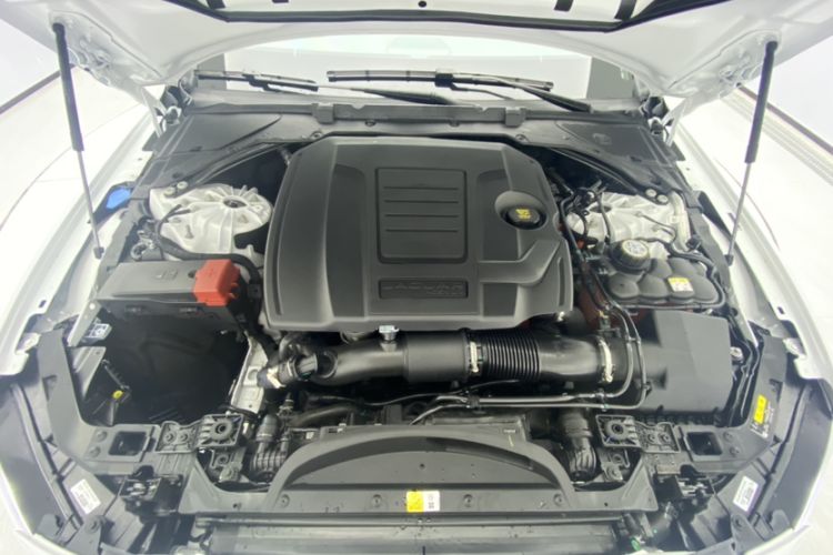 Used Jaguar XFL 2024 2.0T P250 Two-Wheel Drive Prestige Luxury Edition Engine Bay