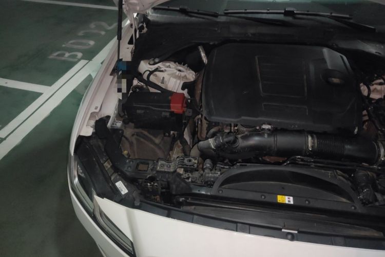 Used Jaguar XFL 2024 2.0T P250 Two-Wheel Drive Prestige Luxury Edition Engine Bay Right
