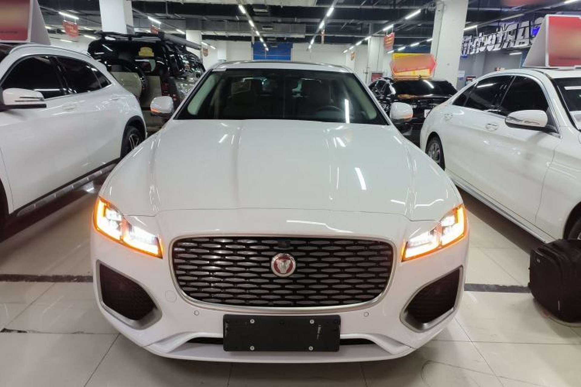 Used Jaguar XFL 2024 2.0T P250 Two-Wheel Drive Prestige Luxury Edition Exterior 1