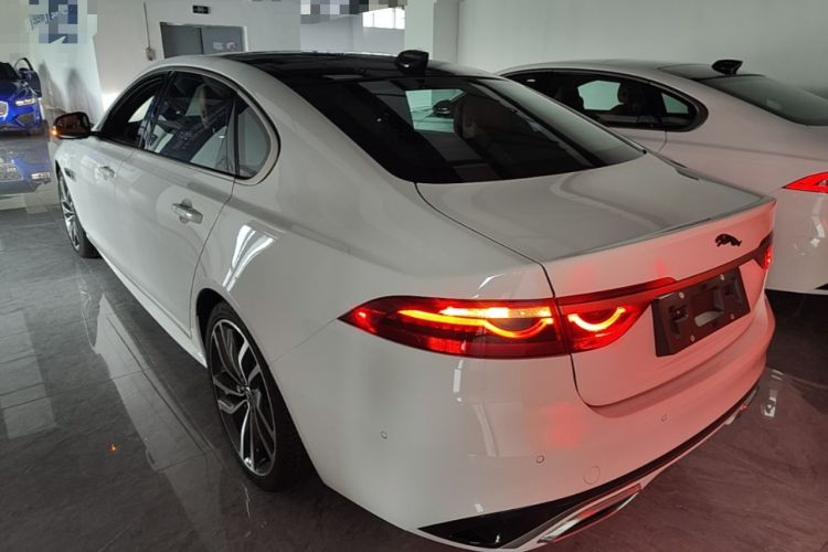 Used Jaguar XFL 2024 2.0T P300 Four-Wheel Drive Flagship Sport Gold Edition Exterior 2
