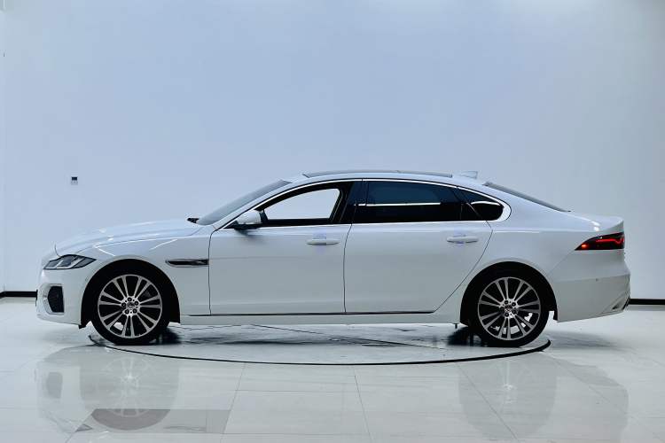 Used Jaguar XFL 2024 2.0T P250 Two-Wheel Drive Prestige Luxury Edition Exterior 2