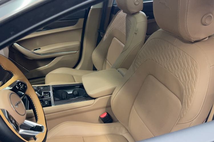 Used Jaguar XFL 2024 2.0T P250 Two-Wheel Drive Prestige Luxury Edition Exterior 4