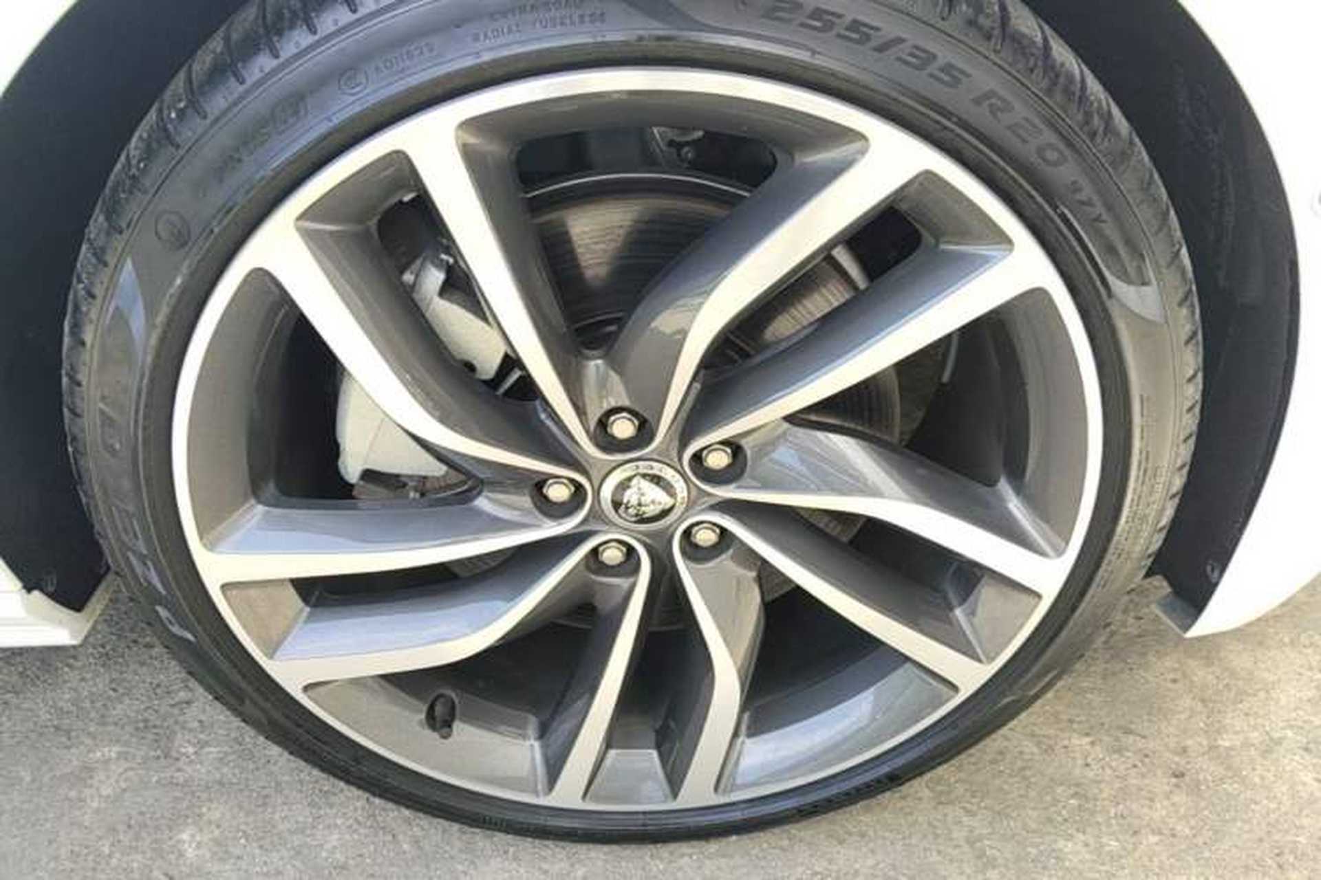 Used Jaguar XFL 2024 2.0T P300 Four-Wheel Drive Flagship Sport Gold Edition Exterior 4