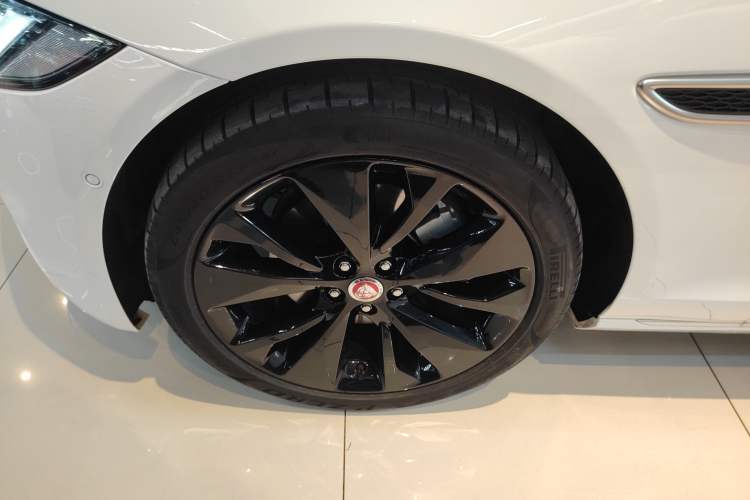 Used Jaguar XFL 2024 2.0T P250 Two-Wheel Drive Prestige Luxury Edition Exterior 4
