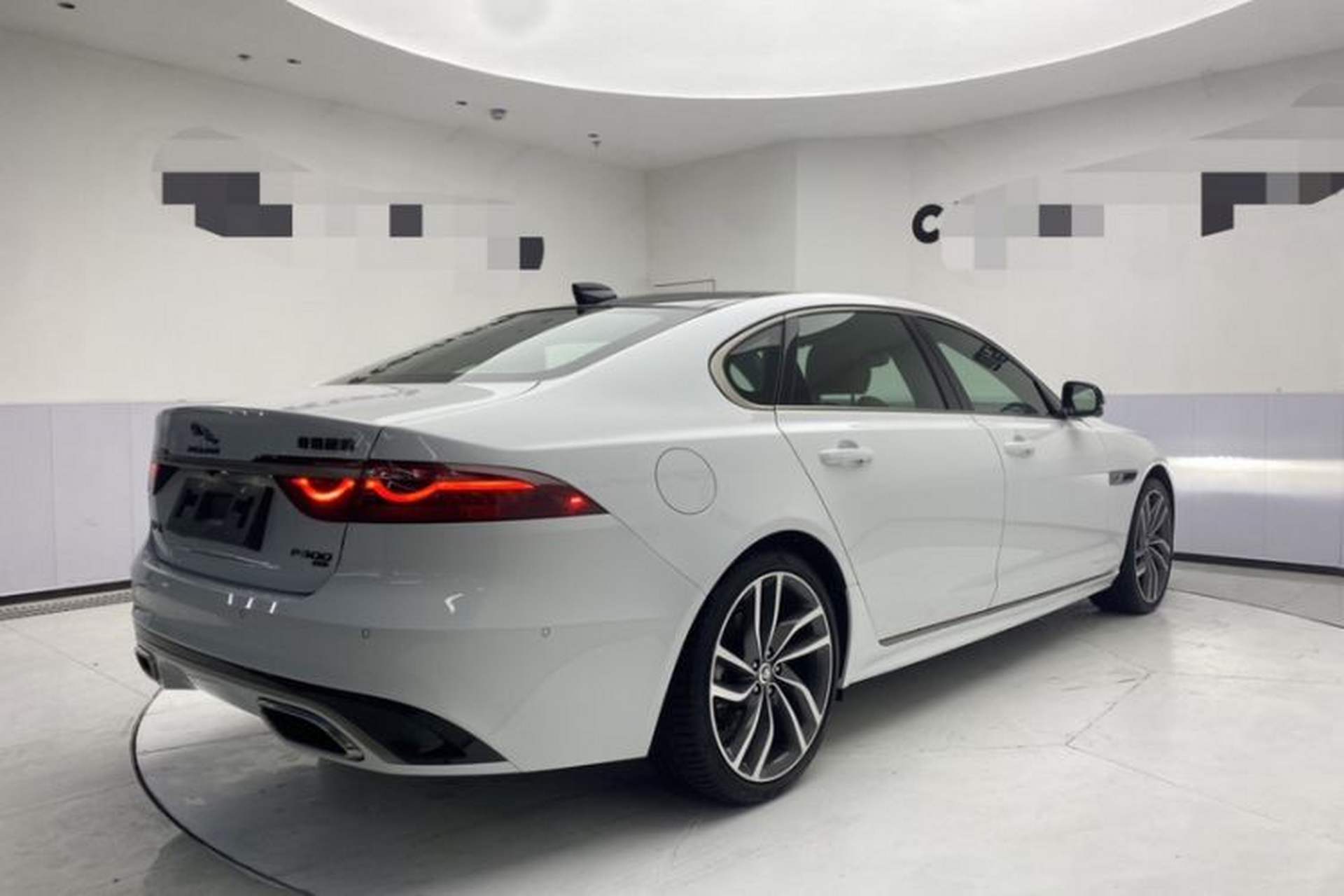 Used Jaguar XFL 2024 2.0T P300 Four-Wheel Drive Flagship Sport Gold Edition Exterior 5