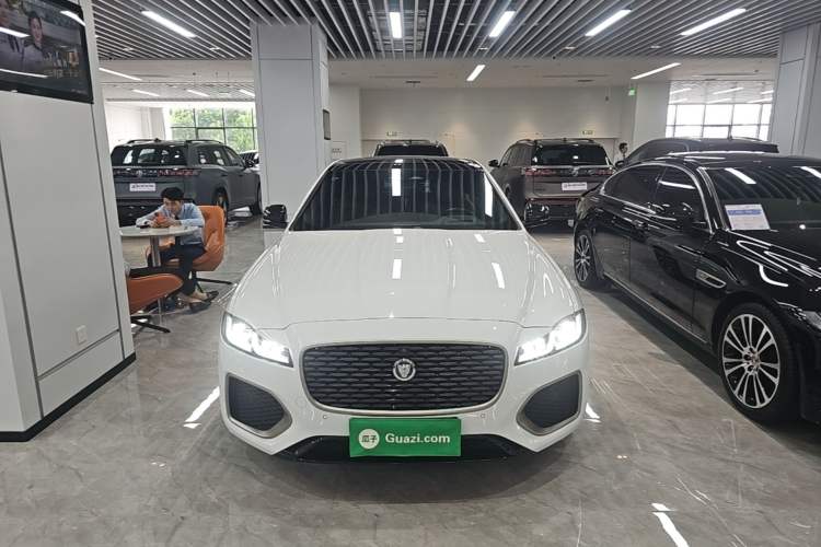 Used Jaguar XFL 2024 2.0T P300 Four-Wheel Drive Flagship Sport Gold Edition Front