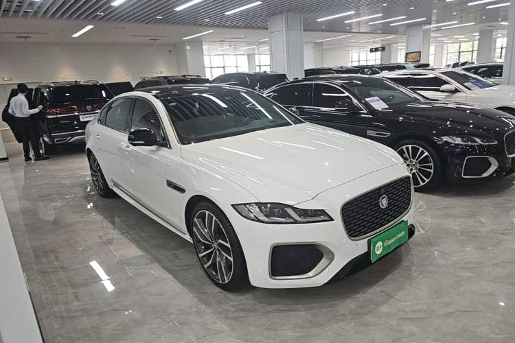 Used Jaguar XFL 2024 2.0T P300 Four-Wheel Drive Flagship Sport Gold Edition Front Right 45 Deg