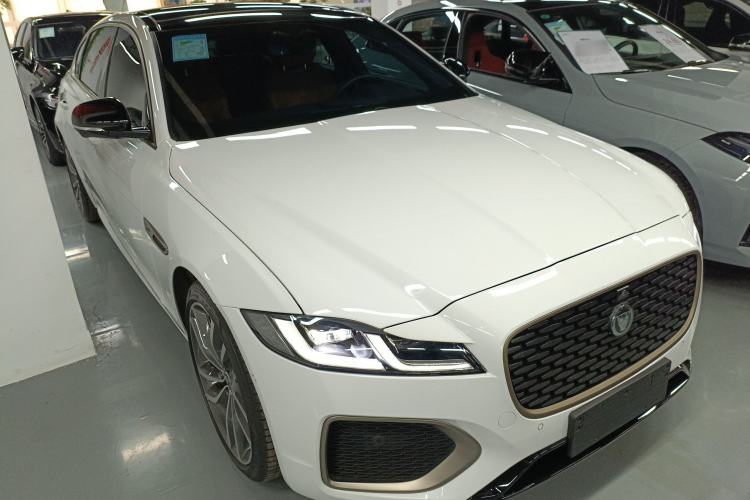Used Jaguar XFL 2024 2.0T P300 Four-Wheel Drive Flagship Sport Gold Edition Front Right 45 Deg